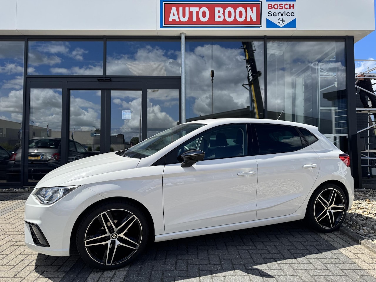 SEAT Ibiza - 1.0 TSI 95PK FR BUSINESS INTENSE :APPCARP./P-CAM/ SFEERVERLICHTING/CLIMA/LED/NAVI/18''LMV/ - AutoWereld.nl