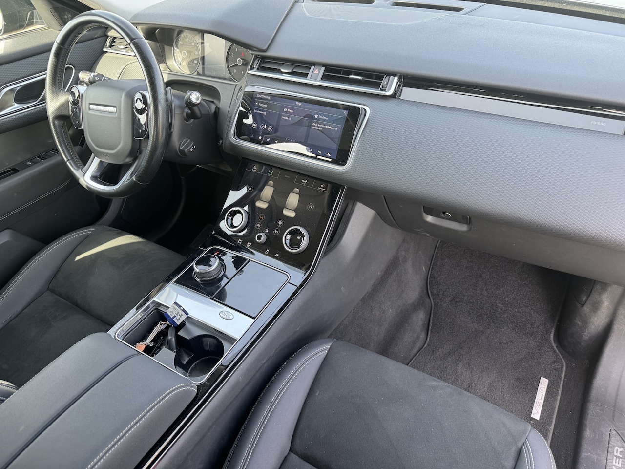 Land Rover Range Rover Velar - P250 Turbo AWD Aut., Trekhaak | 21inch | Camera - AutoWereld.nl