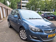 Opel Astra - 1.4 Turbo Cosmo
