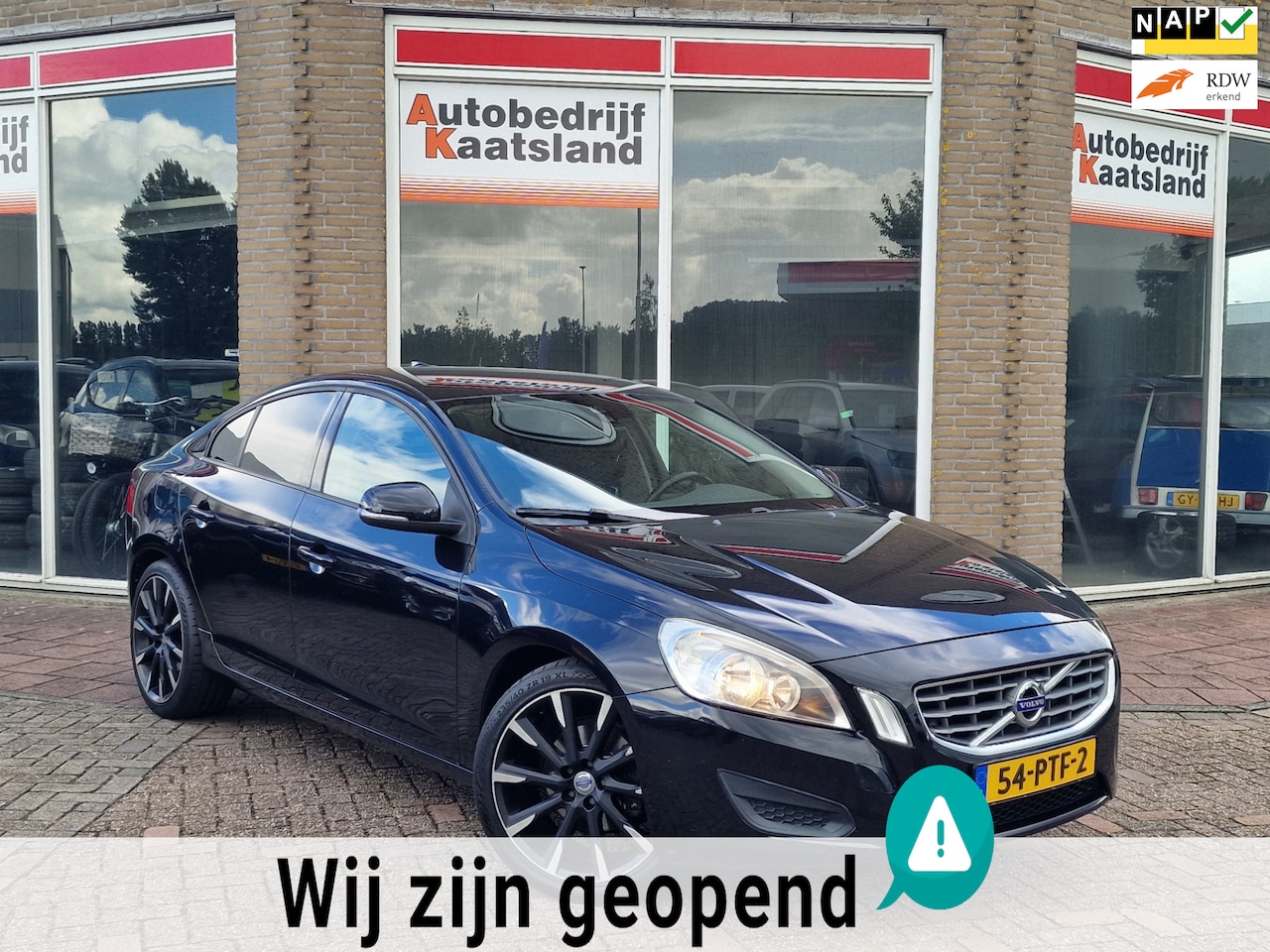 Volvo S60 - 1.6 T3 - Pdc - Clima - Cruise - Trekhaak - - AutoWereld.nl