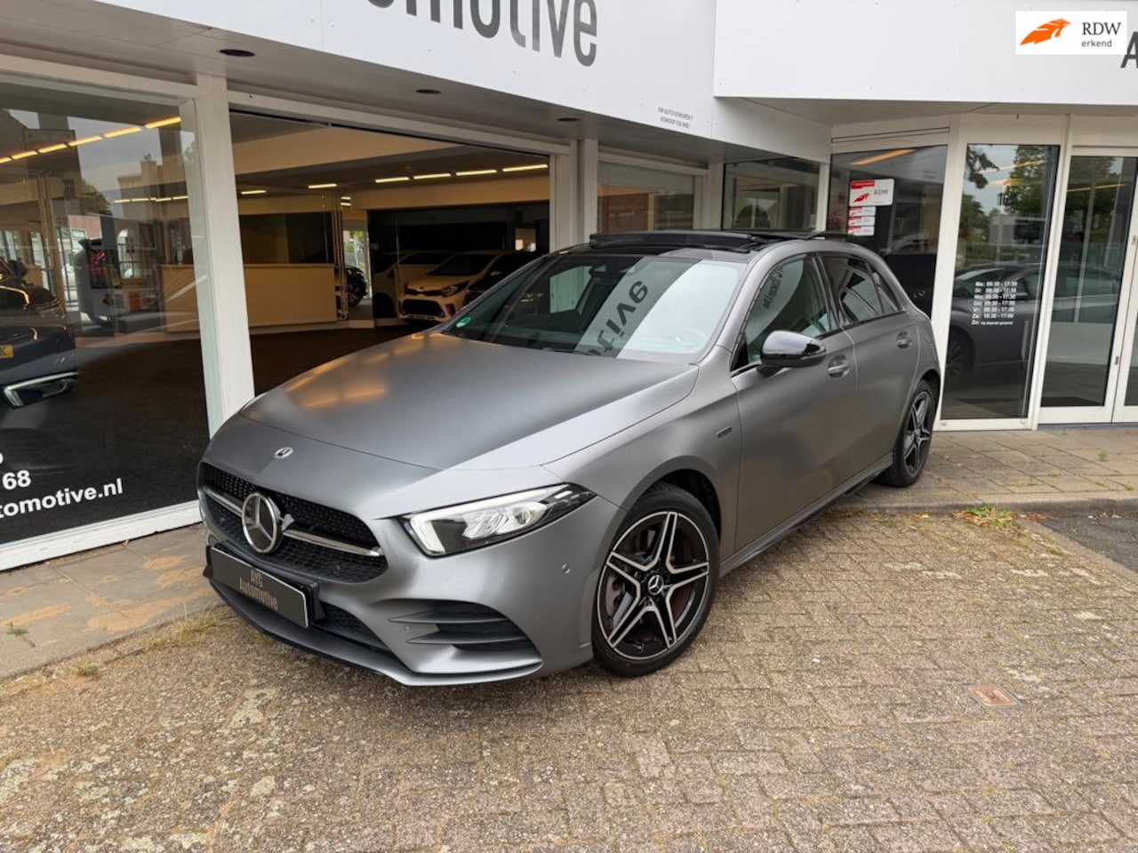 Mercedes-Benz A-klasse - 250 e Business Solution AMG Limited - Pano - Magno Grijs - 1e eigenaar - AutoWereld.nl