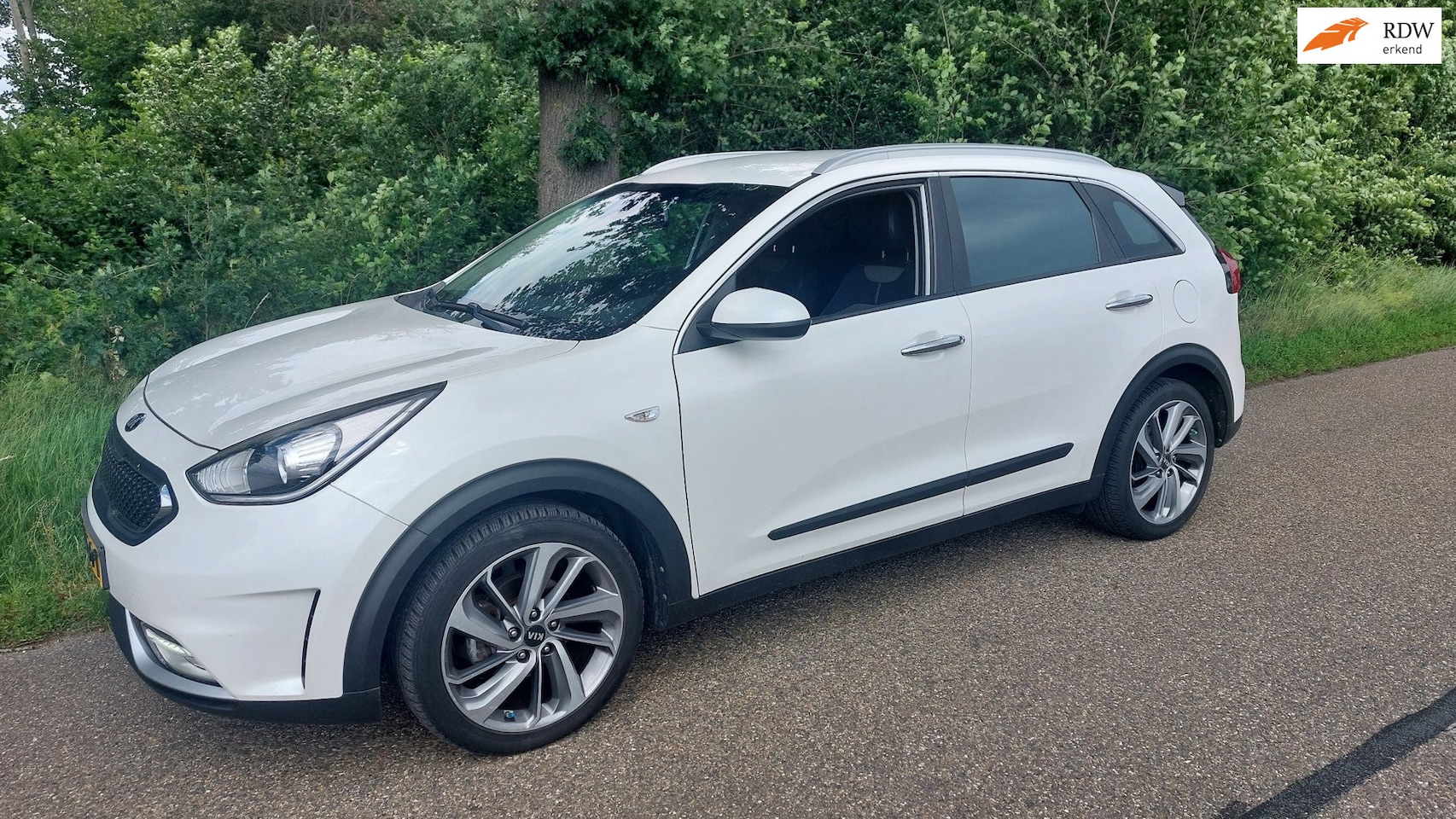 Kia Niro - 1.6 GDi Hybrid BusinessLine 1.6 GDi Hybrid BusinessLine - AutoWereld.nl