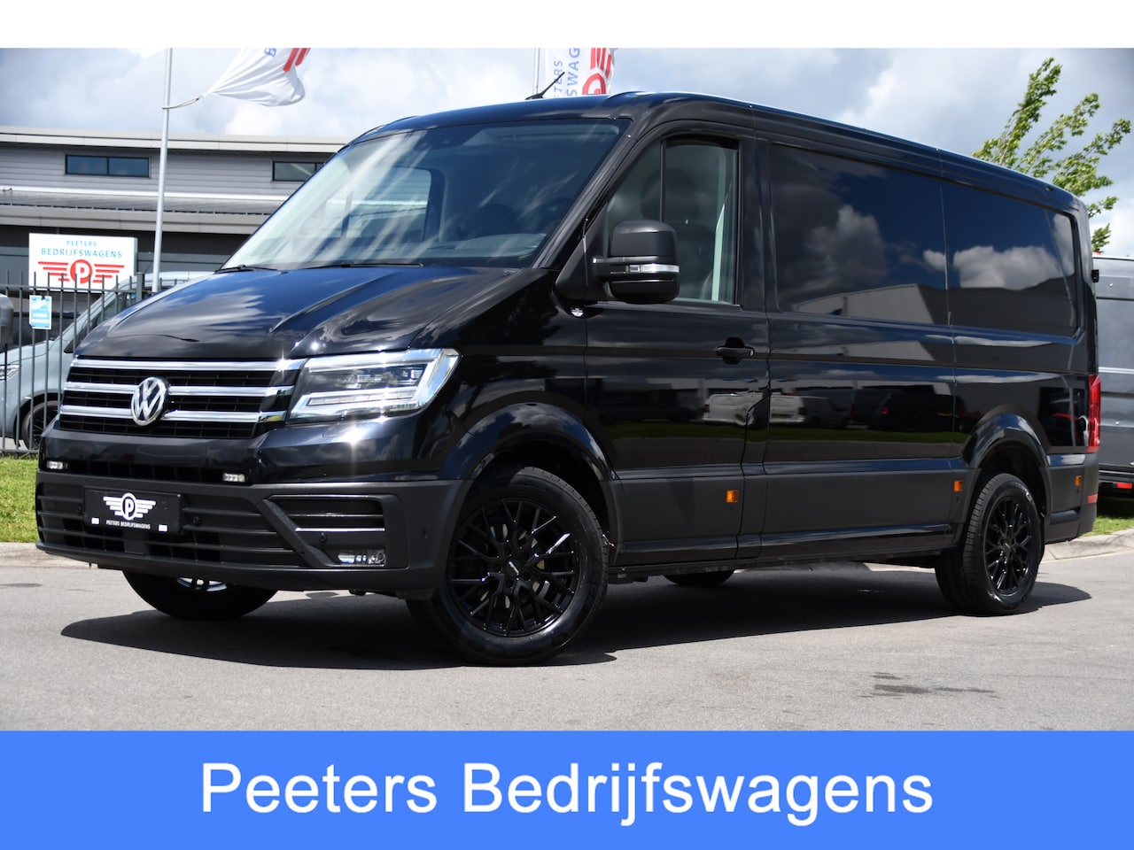 Volkswagen Crafter - 35 2.0 TDI L3H2 Black Edition - AutoWereld.nl