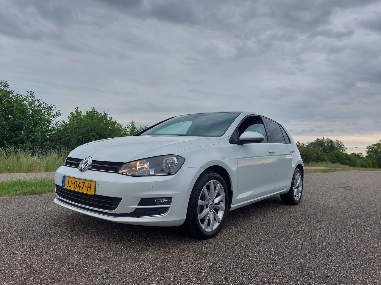 Volkswagen Golf - 1.2 TSI Highline. PANORAMA DAK! - AutoWereld.nl