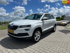 Skoda Karoq - 1.5 TSI ACT Style, Trekhaak, Carplay, Virtual Cockpit, Camera, Cruisecontrol, Navi, PDC,