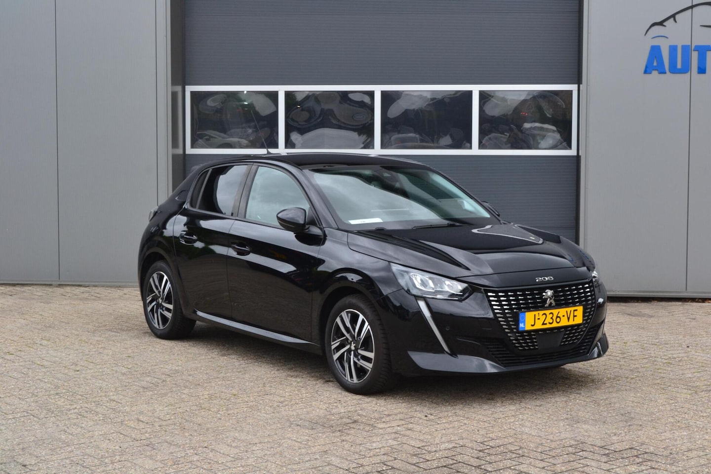 Peugeot 208 - 1.2 PureTech Blue Lease Active navi/camera/vol - AutoWereld.nl