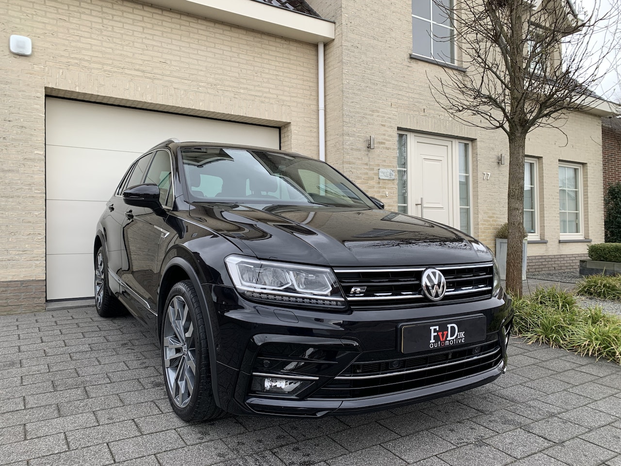Volkswagen Tiguan - 2.0 TSI 190pk 4Motion 3x R-line DSG Panoramadak VirtualCockpit ACC Sportstoelen Led Carpla - AutoWereld.nl