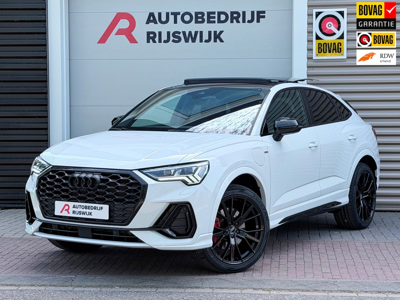 Audi Q3 Sportback - 45 TFSI e S Edition Pano/360/Sfeer/Matrix - AutoWereld.nl
