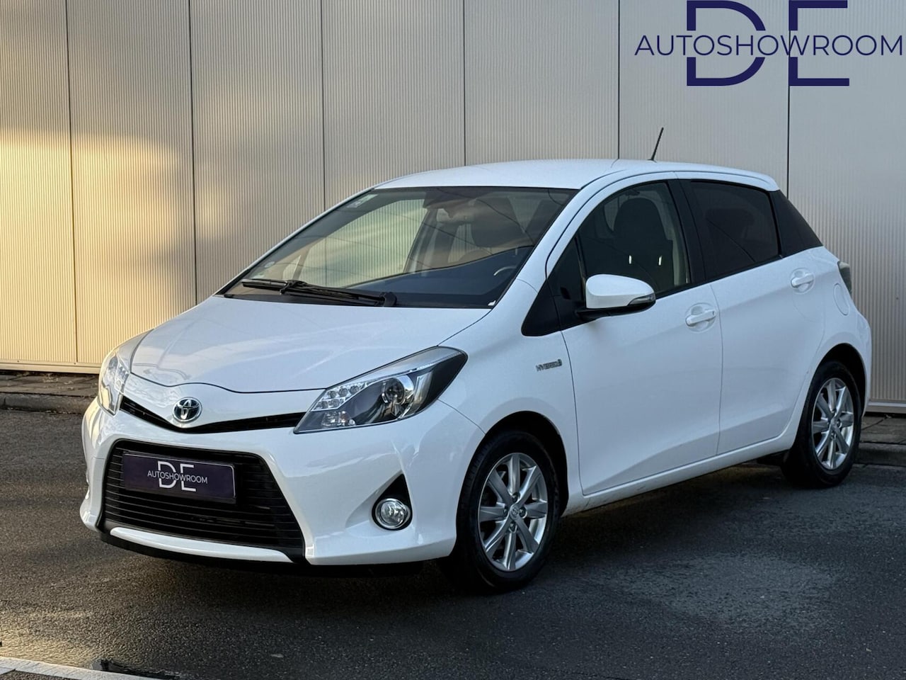 Toyota Yaris - 1.5 Full Hybrid Comfort | Keyless | Camera | Clima - AutoWereld.nl
