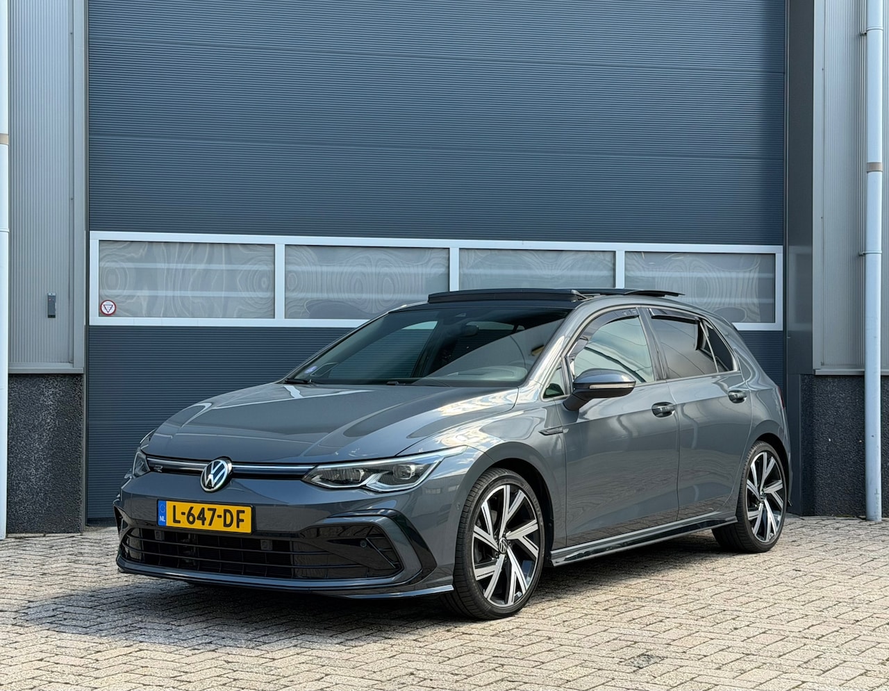 Volkswagen Golf - 1.5 TSI Highline Business R bj.2020 Pano|Vitual|Camera|Park ass. - AutoWereld.nl
