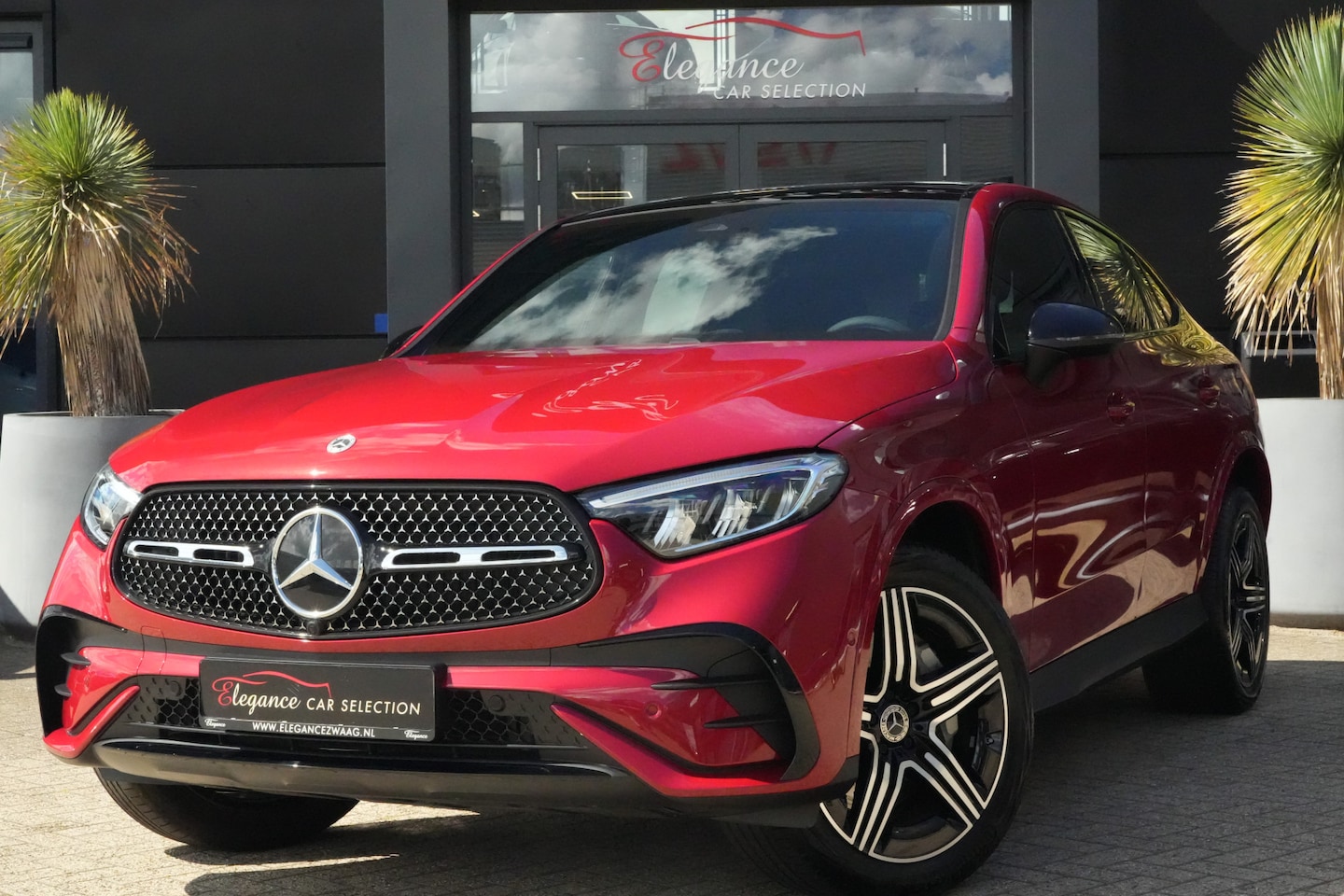 Mercedes-Benz GLC-klasse Coupé - 300e 4MATIC AMG Line Plus 313pk Panoramadak/Stoelverwarming/360Camera - AutoWereld.nl