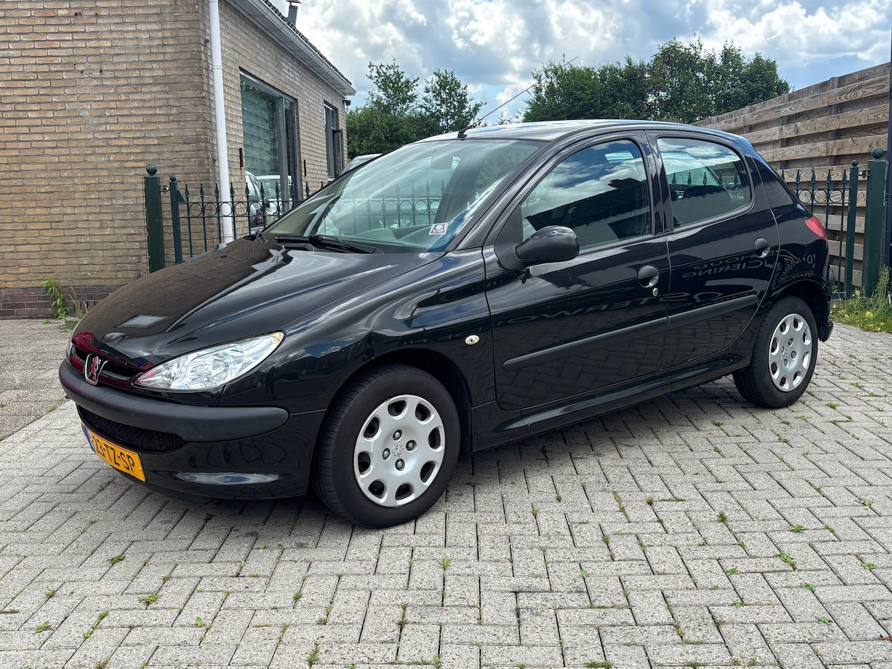 Peugeot 206 - 1.4 One-line | apk 28-07-2027 | koopje ! 5drs | airco ! - AutoWereld.nl