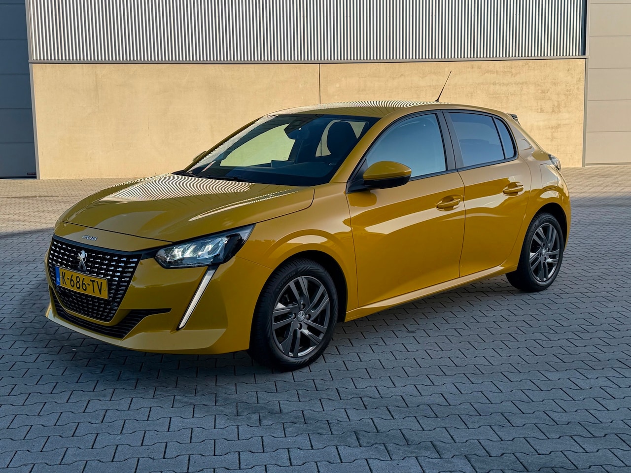 Peugeot 208 - 1.2 PureTech Blue Lease Active NAP+CARPLAY+CLIMAT AIRCO+NAVI+CRUISE+PDC+ELEKTRISCHE PAKKET - AutoWereld.nl