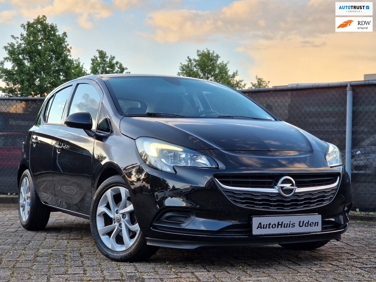 Opel Corsa - 1.4 Color Edition*5DR*Trekhaak - AutoWereld.nl