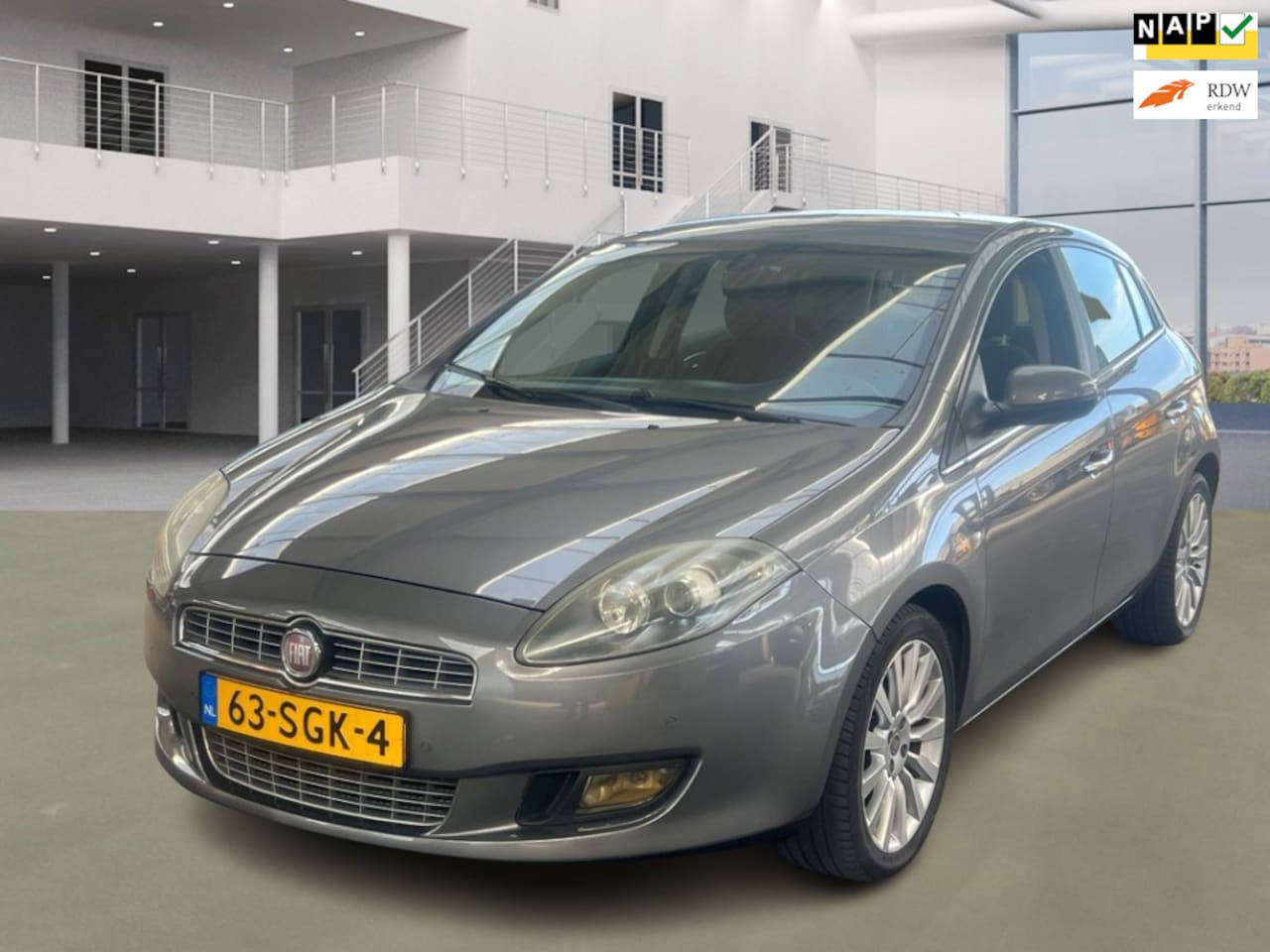 Fiat Bravo - 1.4 MultiAir Business/AIRCO/CRUISE/NAVI/PARKEERSENS VOOR-ACHTER - AutoWereld.nl