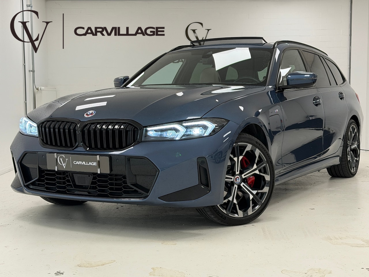 BMW 3-serie Touring - 330e M-Sport Pro | Arctic Race Blue | Sport Pro Package | Harman/Kardon | - AutoWereld.nl