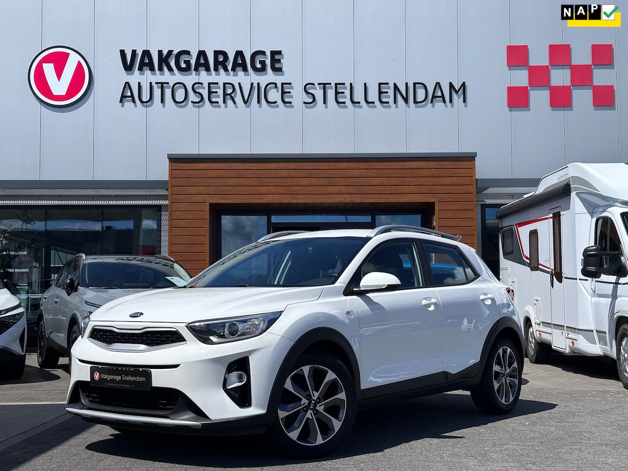 Kia Stonic - 1.0 T-GDi ComfortLine|Camera|Carplay|Navigatie|Airco|Cruise Control|PDC achter - AutoWereld.nl