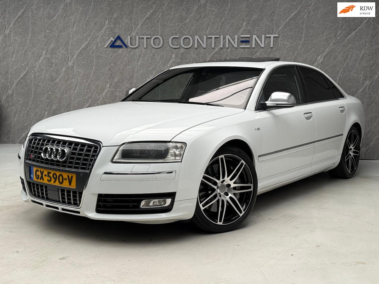 Audi A8 - 5.2 S8 quattro / Rijdt Goed / Goed Onderhouden / Full Option - AutoWereld.nl