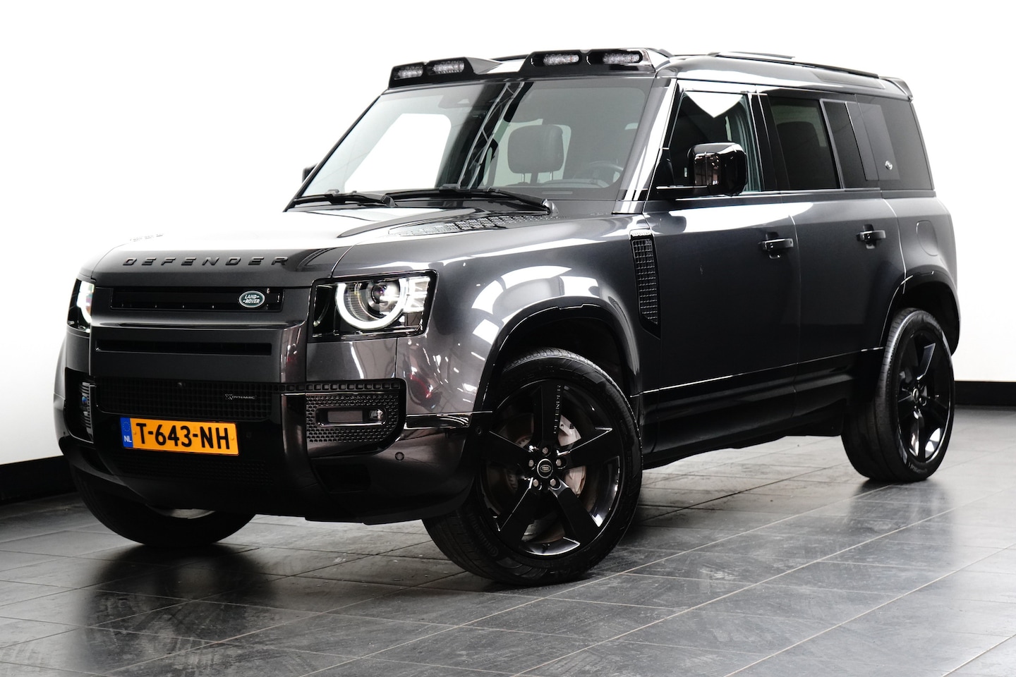 Land Rover Defender 110 - 2.0 P400e 110 X-Dynamic HSE “OP AFSPRAAK” | VERWACHT | URBAN | Schuifdak | Meridian | 360 - AutoWereld.nl