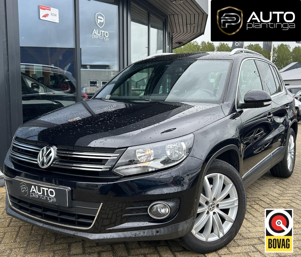 Volkswagen Tiguan - 1.4 TSI LIFE 122PK | PANO | Trekhaak | Stoelverwarming | Climate Control | Parkeersensoren - AutoWereld.nl