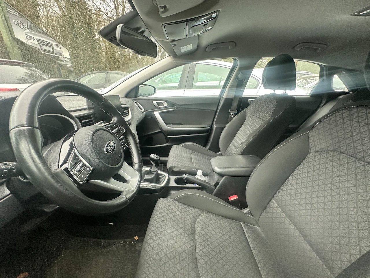 Kia Cee'd - Ceed 1.6 CRDi DynamicLine EXPORT - AutoWereld.nl