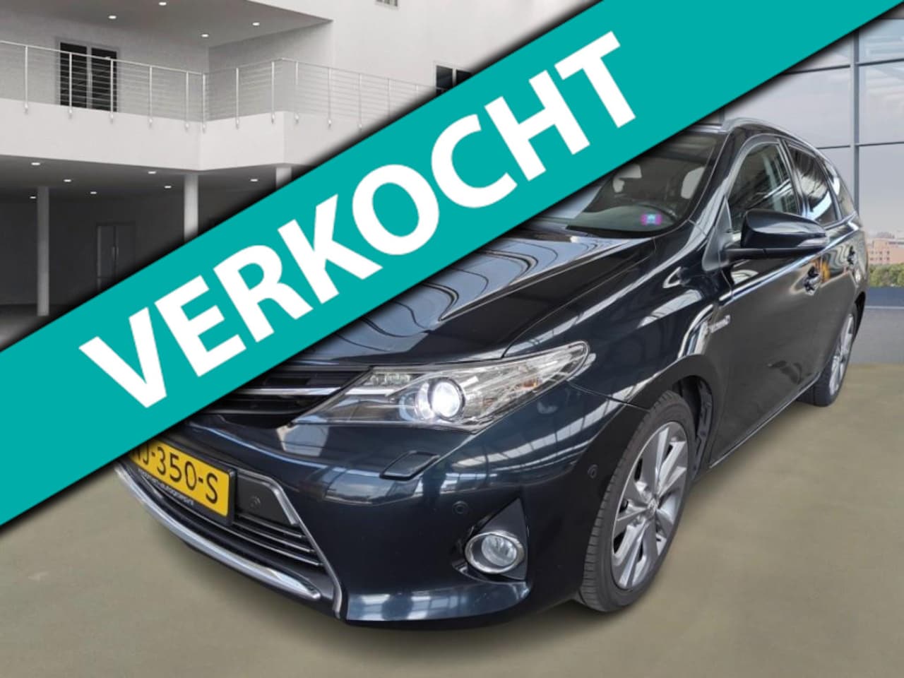 Toyota Auris Touring Sports - 1.8 Hybrid Executive EXPORT - AutoWereld.nl
