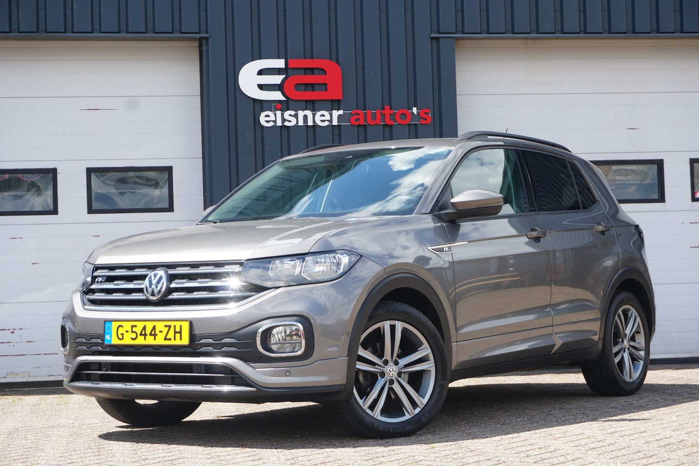 Volkswagen T-Cross - 1.0 TSI R-Line | AUTOMAAT | TREKHAAK | CAMERA | - AutoWereld.nl