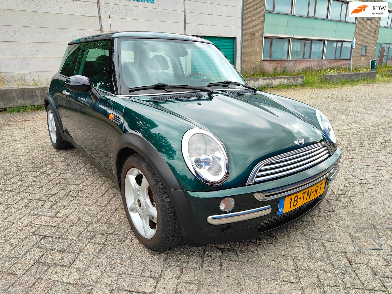 MINI 3-Deurs - 1.6 Cooper ( In Nieuwstaat ) - AutoWereld.nl