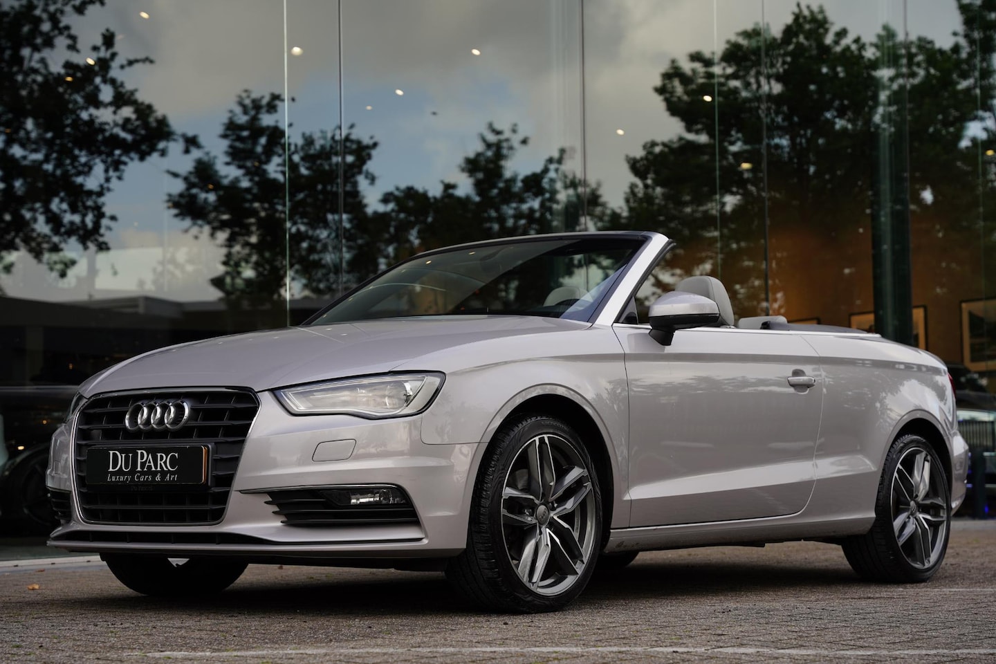 Audi A3 Cabriolet - 1.4 TFSI Ambiente Pro Line Plus / Sport Stoelen / Navigatie / Stoel Verwarming - AutoWereld.nl
