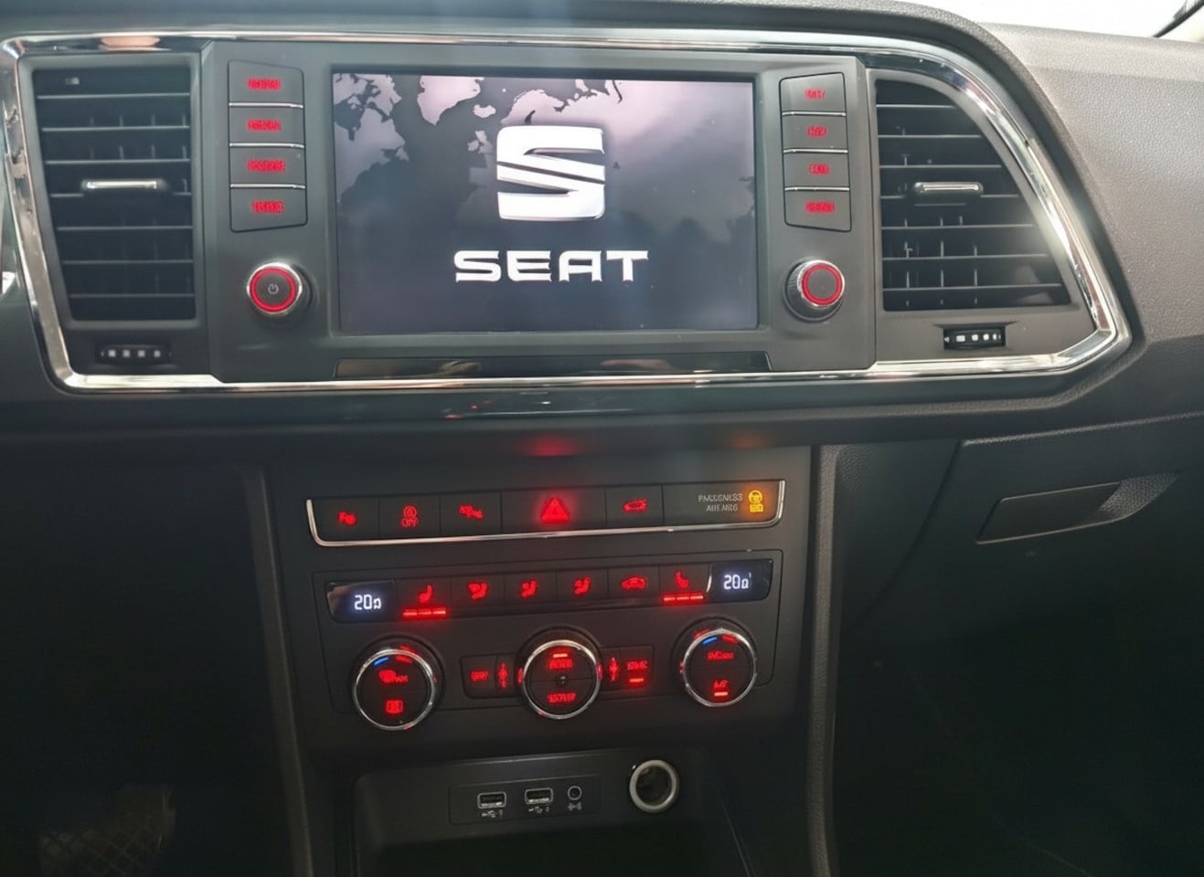 SEAT Ateca - 1.4 EcoTSI Style 1.4 EcoTSI Style, Clima, ACC, Camera, PDC, Keyless, NAP