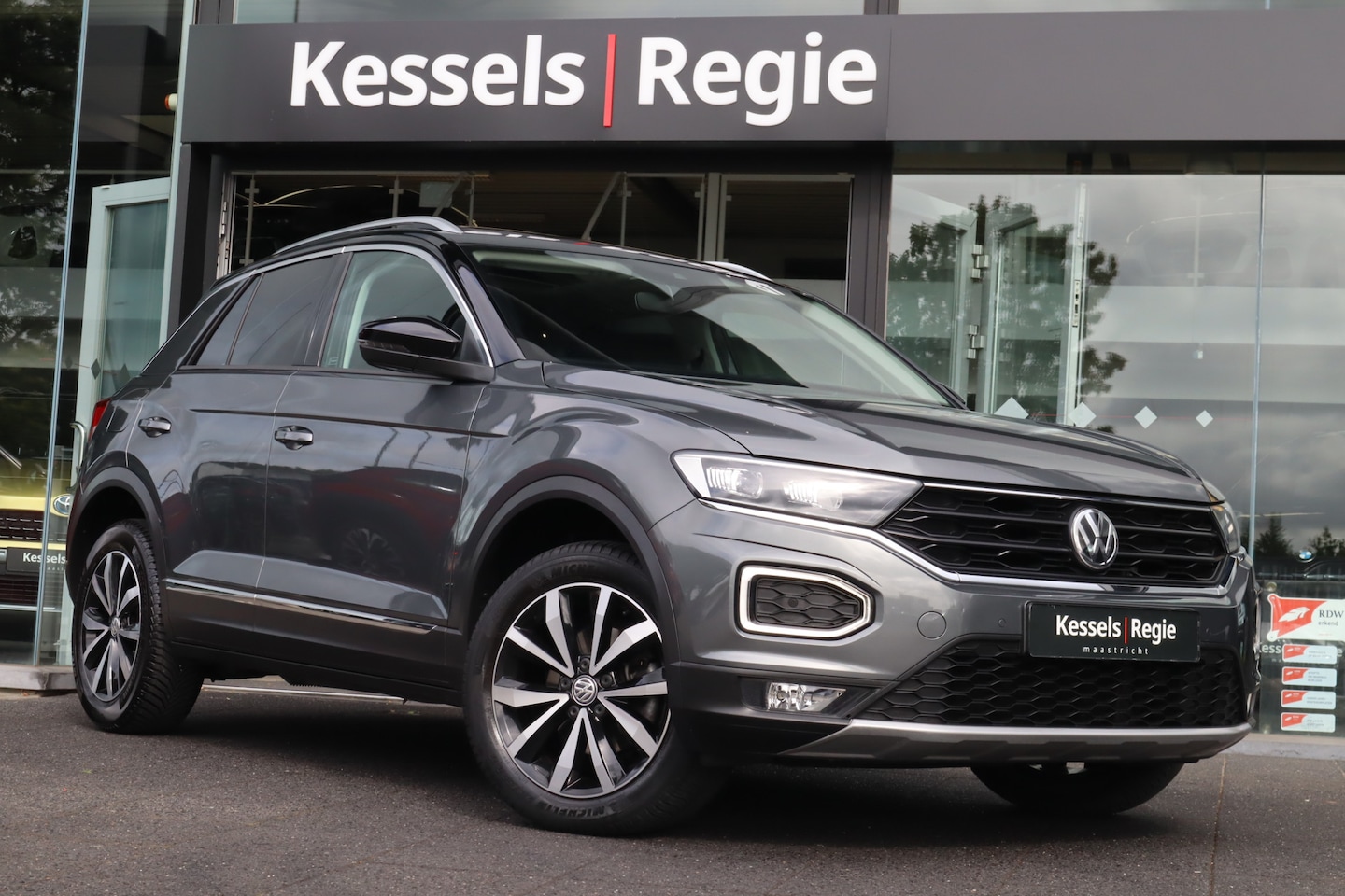 Volkswagen T-Roc - 1.0 TSI Style | Pano | LED | Virtual | Sensoren | CarPlay | Navi | Clima | DAB - AutoWereld.nl