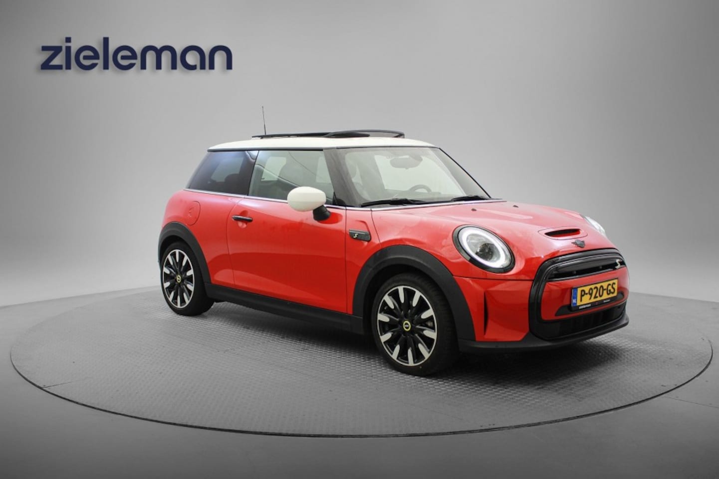 MINI Electric - Cooper Yours 33 kWh - Panorama, Carplay, Leer, Cruise, Stoelverw. - AutoWereld.nl