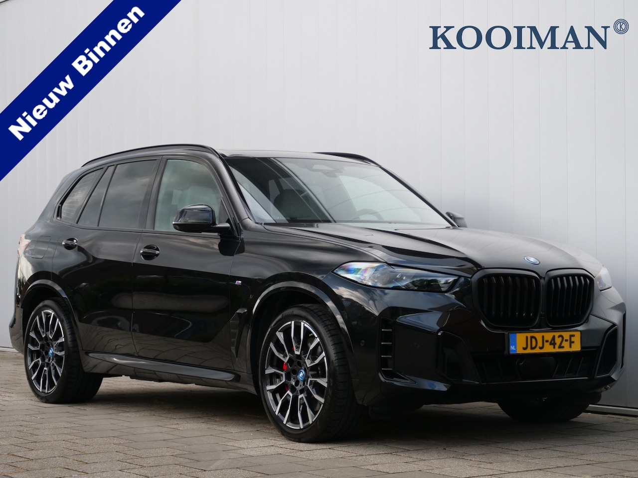 BMW X5 - xDrive50e 490 Pk Automaat M-pakket / Leer / Pano-dak / Trekhaak / Camera's / DAB - AutoWereld.nl