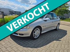 Opel Vectra - 1.8-16V Sport Edition II Airco weinig kmstand N.A.P Nieuw A.P.K