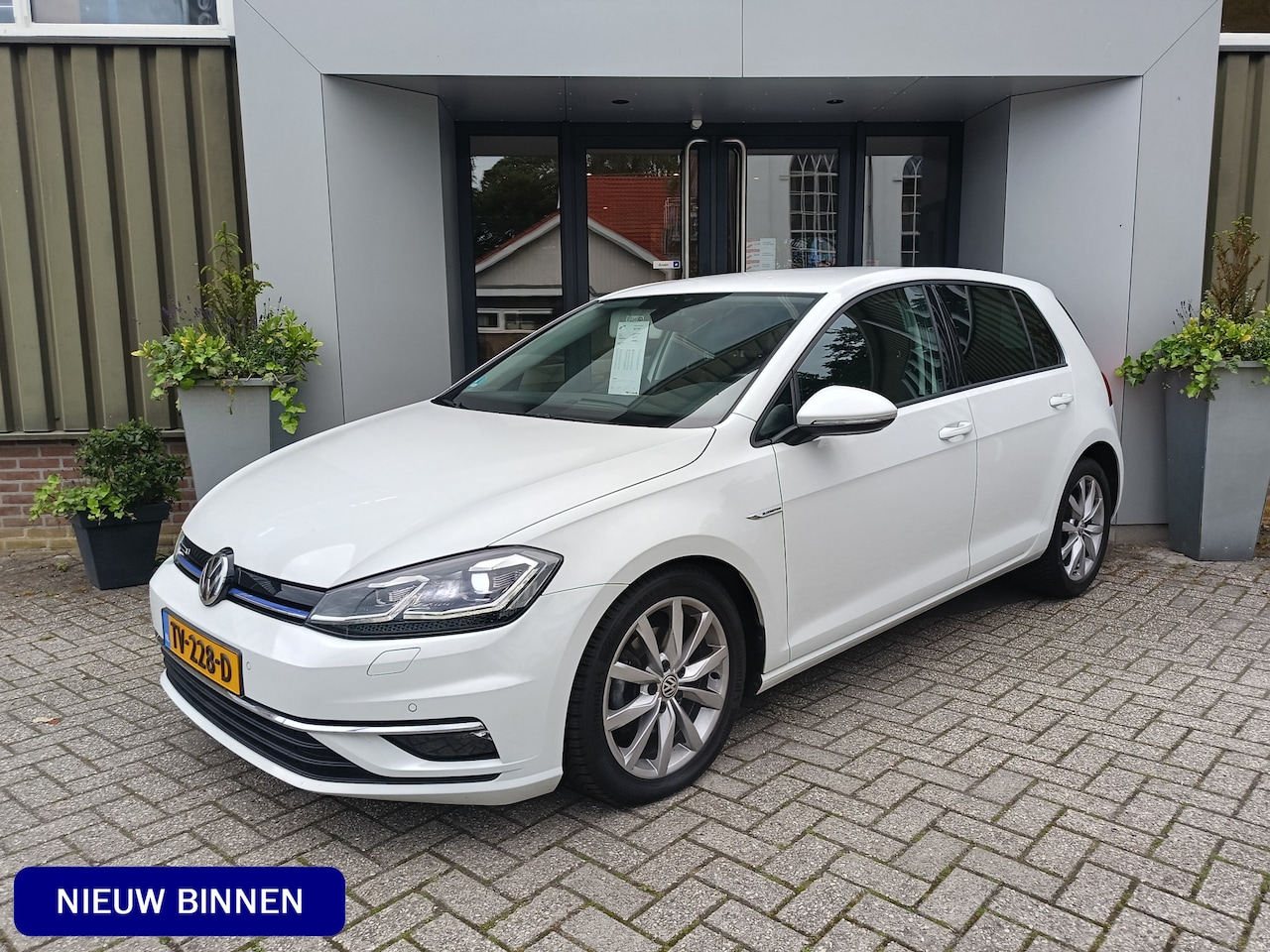 Volkswagen Golf - 1.5 TSI Highline | Led | DSG | Adaptieve cruise controle | - AutoWereld.nl