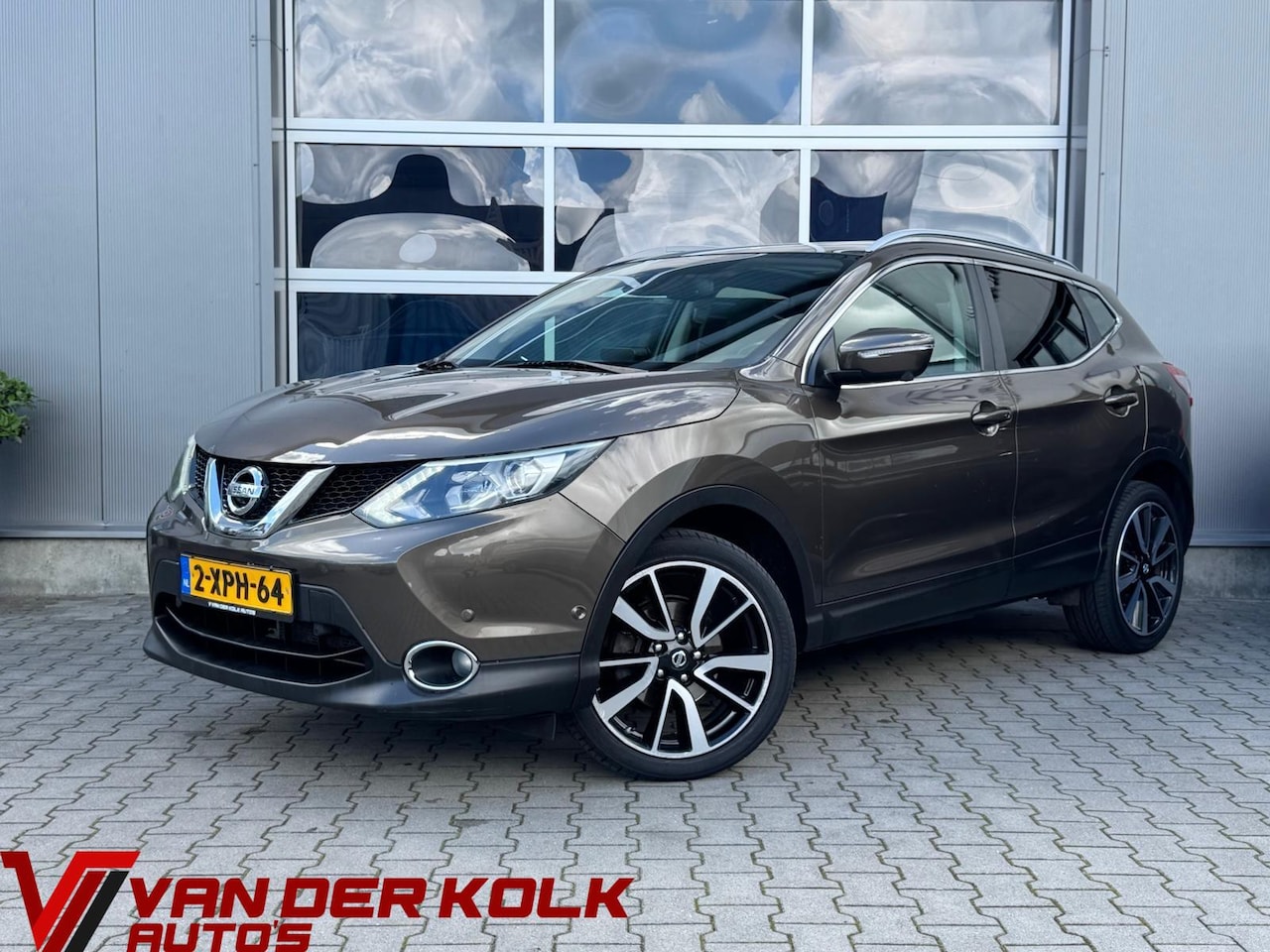 Nissan Qashqai - 1.2 Premier Edition | Leder | Panorama | LED | 360 Camera | Navigatie | Climate | Stoelver - AutoWereld.nl