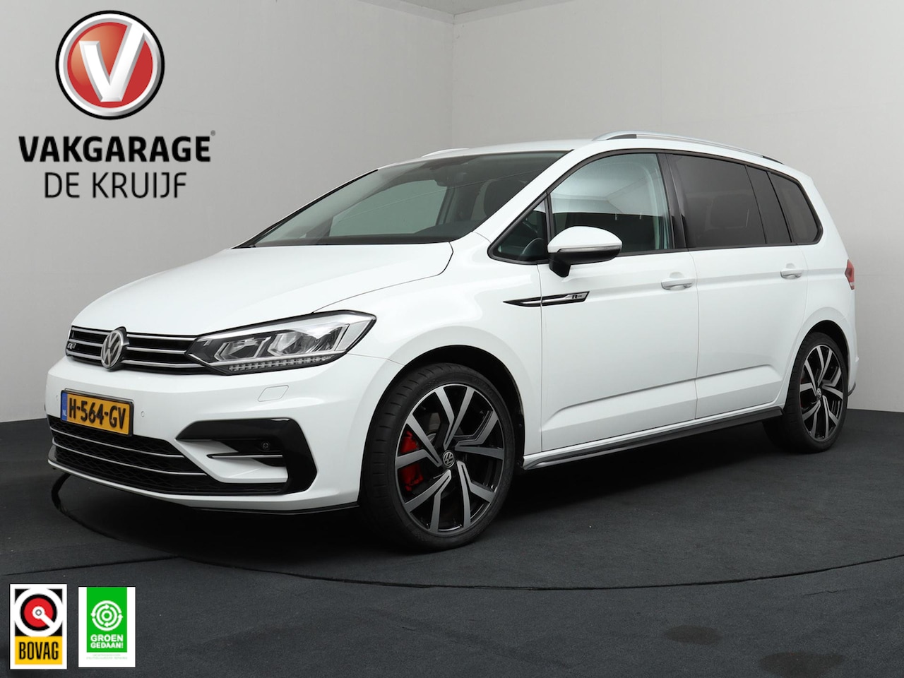 Volkswagen Touran - 1.5 TSI Highline Business R 7p | Trekhaak | Camera | ACC | Carplay! - AutoWereld.nl