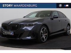 BMW i5 - eDrive40 M Sport / Panoramadak / Trekhaak / Comfortstoelen / Parking Assistant Plus / Adap