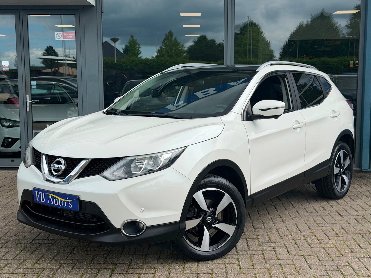 Nissan Qashqai - 1.2 Tekna 17" Airco Automaat Lmv Cruise Panodak - AutoWereld.nl