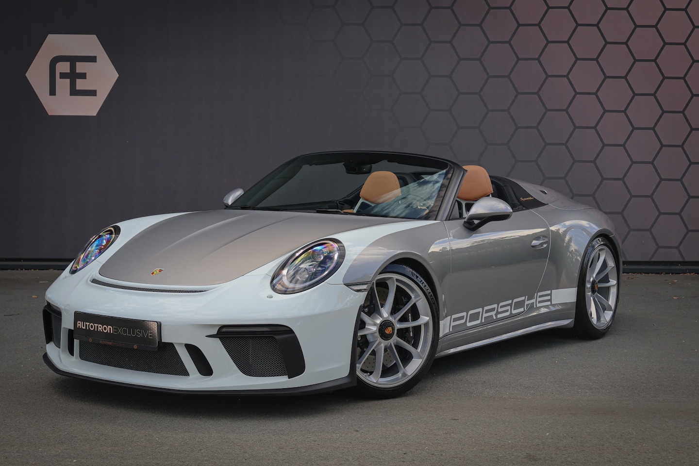 Porsche 911 Speedster - 4.0 | BTW | HERITAGE PAKKET | LIFTING | KERAMISCH | CAMERA | LEDER LUCHTROOSTERS | SPORTUI - AutoWereld.nl