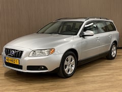 Volvo V70 - 2.5T Kinetic|Navigatie|Opendak|Leder|