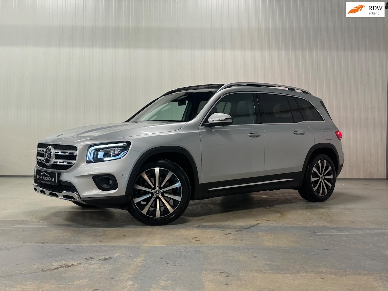 Mercedes-Benz GLB - 200 | PANO | TREKHAAK | CAMERA | AMBIANCE | LED - AutoWereld.nl