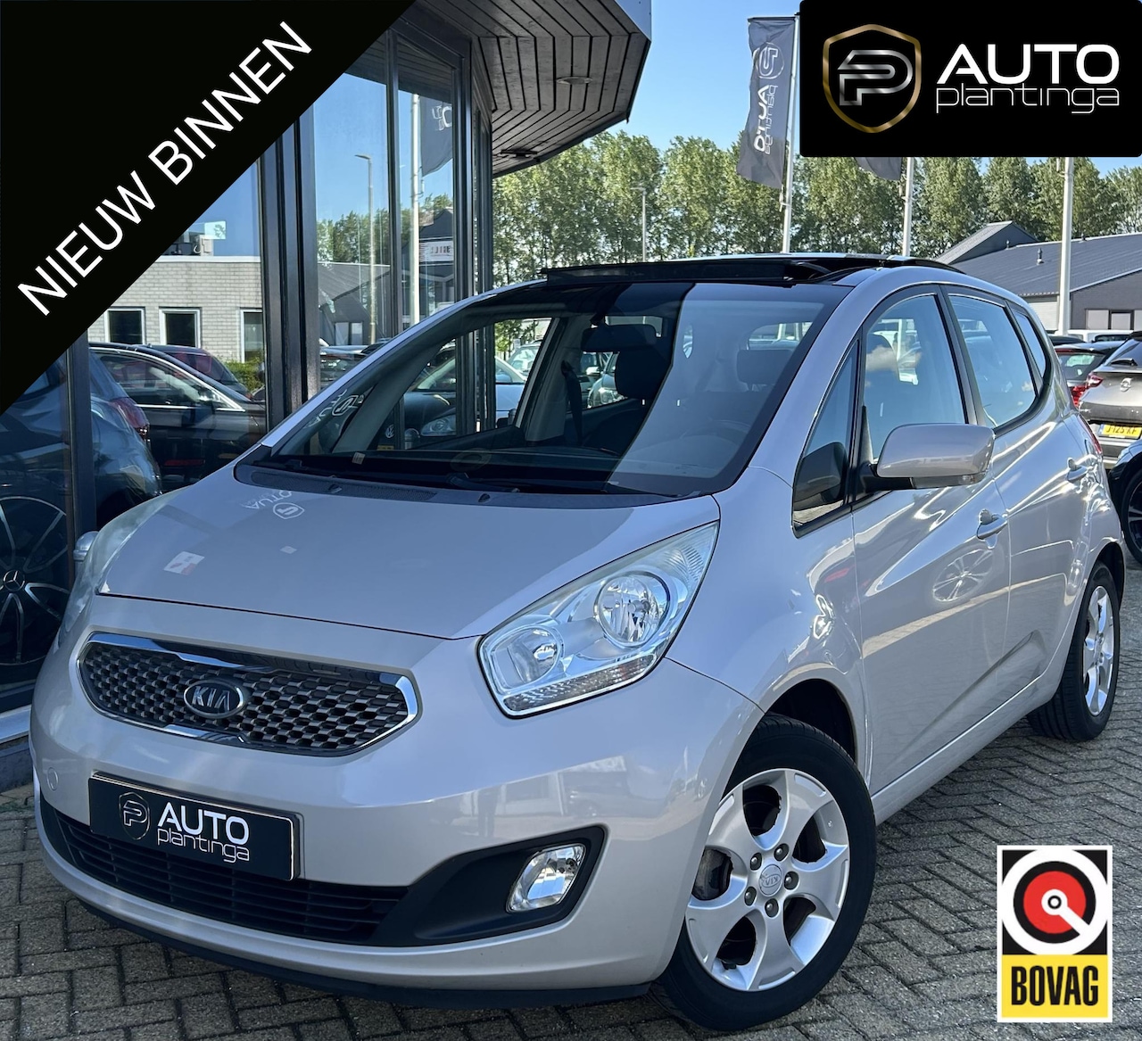 Kia Venga - 1.4 CVVT X-ecutive 90PK | 2e Eigenaar | NL AUTO | Trekhaak | PANO | Parkeersensoren | Clim - AutoWereld.nl