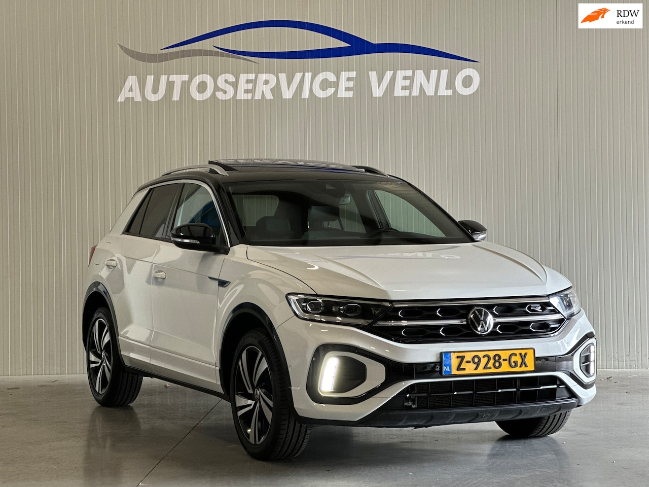 Volkswagen T-Roc - 1.5 TSI R-Line Business+ Edition | Carplay | IQ.Light - AutoWereld.nl