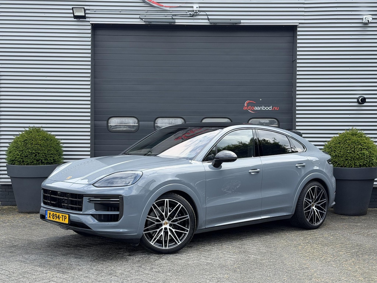 Porsche Cayenne Coupé - 4.0 Turbo E-Hybrid Sport Chrono | 360* Camera | Achteras Besturing | Burmester | Bijrijder - AutoWereld.nl