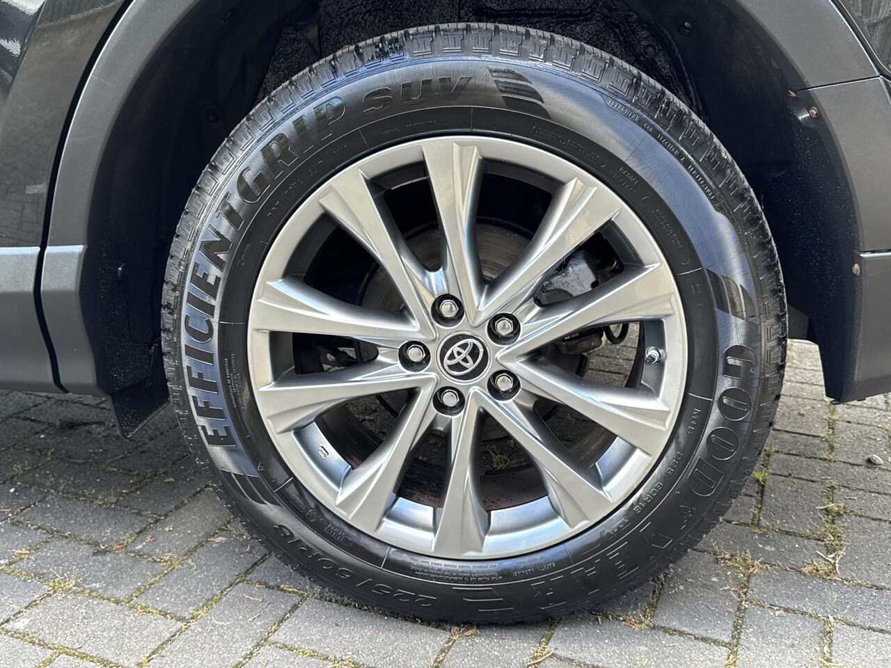 Toyota RAV4 - 2.5 Hybrid AWD Executive | Navigatie | Elektrisch schuif-/kanteldak | Lederen bekleding - AutoWereld.nl