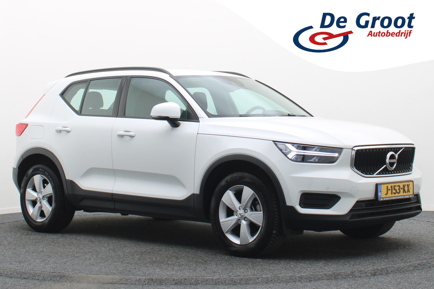 Volvo XC40 - 1.5 T2 Momentum Core Automaat Camera, Apple Carplay, Rijstrooksensor, LED, Climate, PDC - AutoWereld.nl