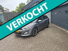 Hyundai i30 Wagon - 1.6 GDi i-Motion, Airco, Cruise control, Parkeer sensoren achter, Trekhaak