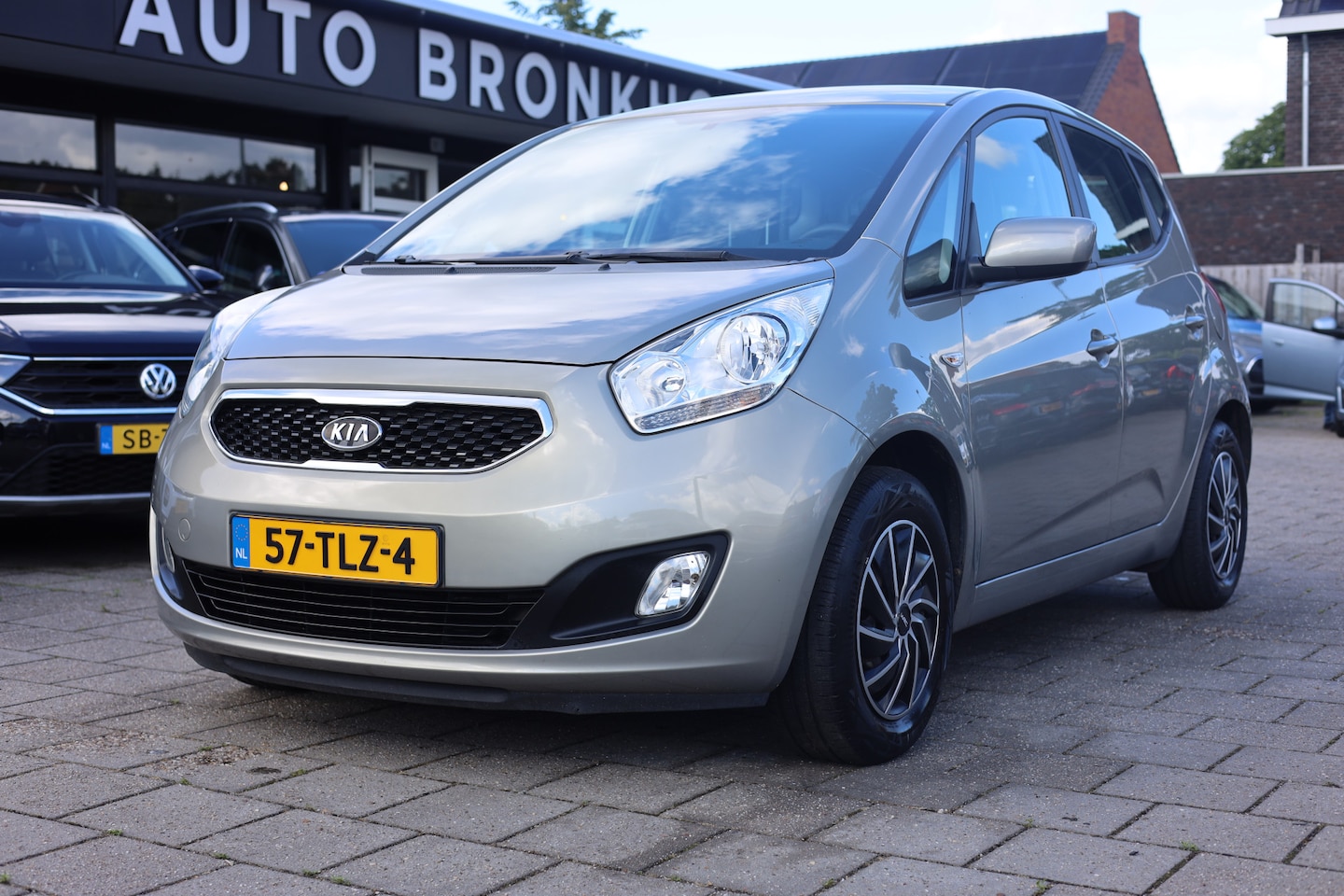 Kia Venga - 1.4 CVVT PLUS PACK | NAVI | CAMERA | TREKHAAK - AutoWereld.nl