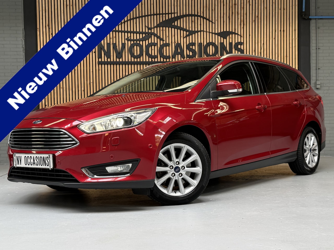 Ford Focus Wagon - 1.5 Titanium 182PK/XENON/LED/CAMERA/STOELVW/STUURVW/DEALEROH!! - AutoWereld.nl